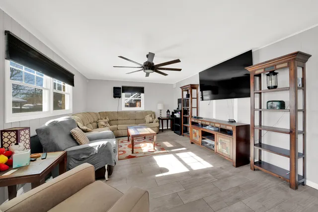 $360,000 | 4033 West 109th Street, Oak Lawn, IL 60453