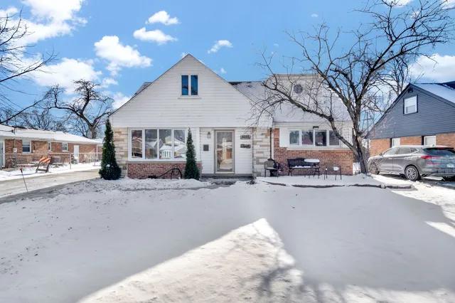 $360,000 | 4033 West 109th Street, Oak Lawn, IL 60453