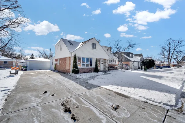 $360,000 | 4033 West 109th Street, Oak Lawn, IL 60453