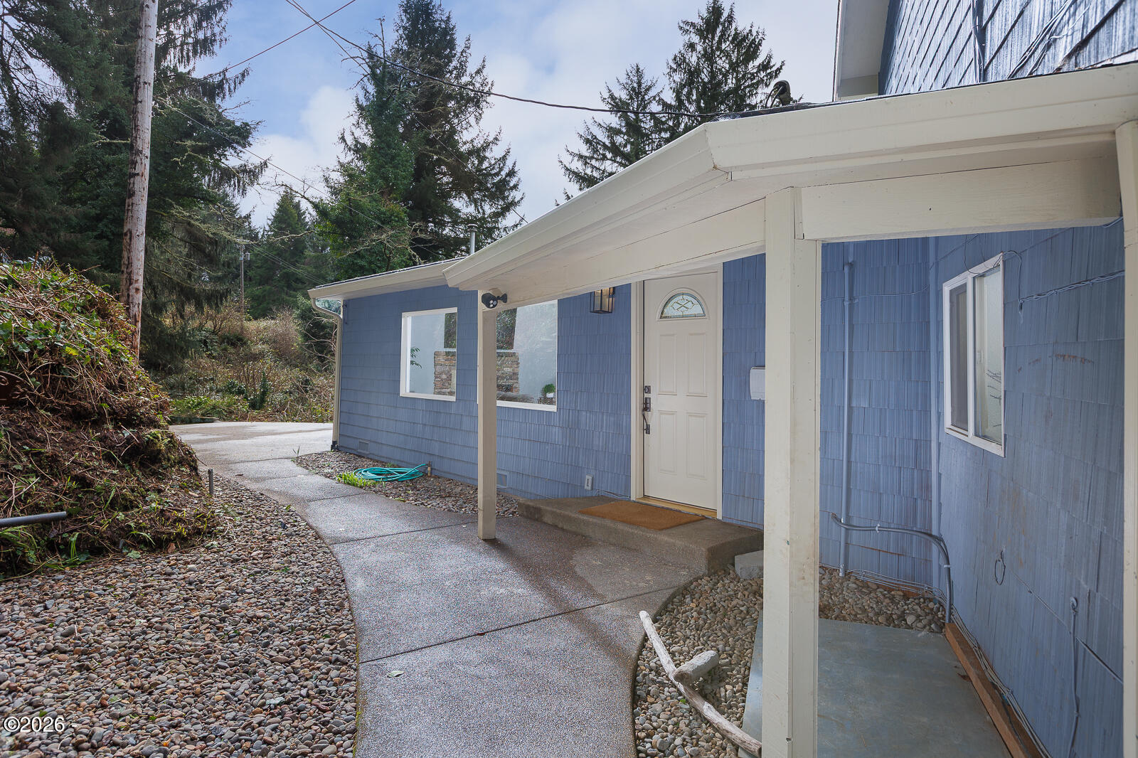 3823 Yaquina Bay Road Newport, OR 97365 - Photo 8 of 68 Web-5