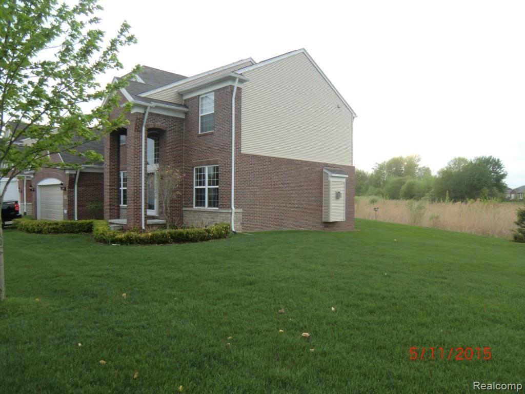 49973 Gracechurch Road Macomb, MI 48044 - Photo 3 of 18 CIMG5103.jpg