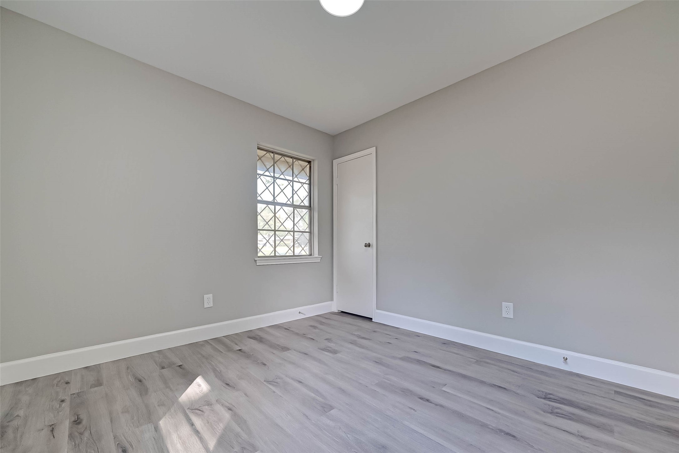 5838 Reed Road Houston, TX 77033 - Photo 12 of 19
