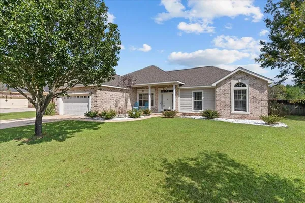 $325,500 | 216 Glen Oaks Drive, Dothan, AL 36301