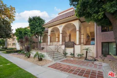 $929,000 | 323 North Jackson Street, Unit 115, Glendale, CA 91206