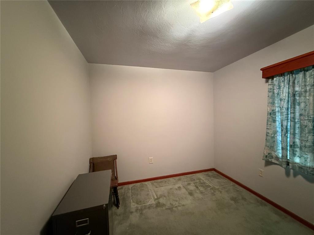 2200 Butler Street Leesburg, FL 34748 - Photo 18 of 32 a view of room with window