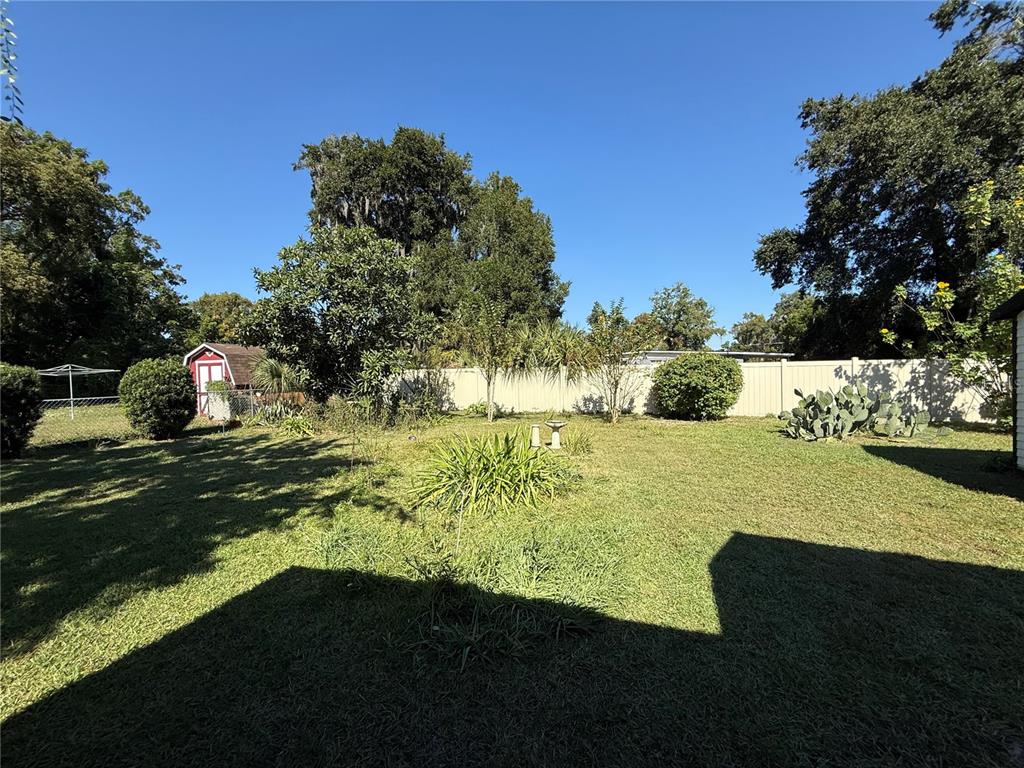 2200 Butler Street Leesburg, FL 34748 - Photo 31 of 32 a view of an outdoor space