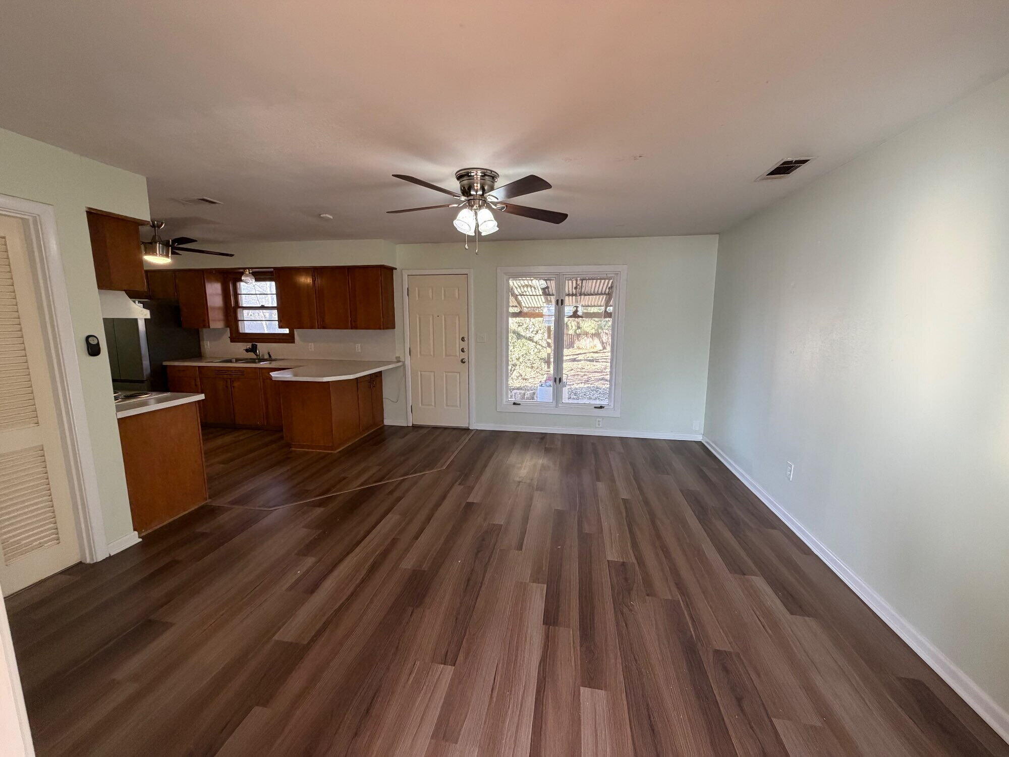 2824 55th Street Lubbock, TX 79413 - Photo 4 of 9 IMG_6610