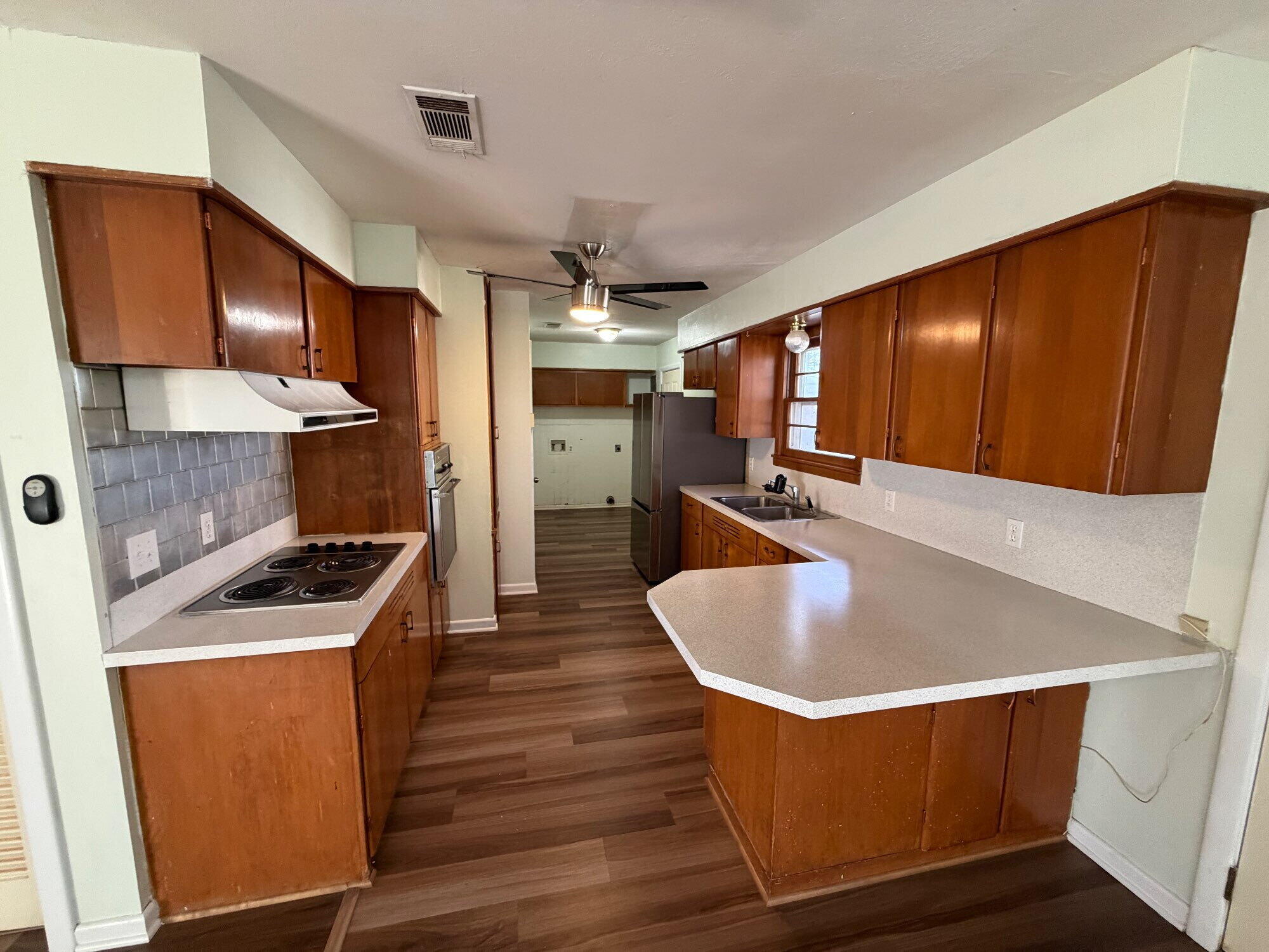 2824 55th Street Lubbock, TX 79413 - Photo 5 of 9 IMG_6611