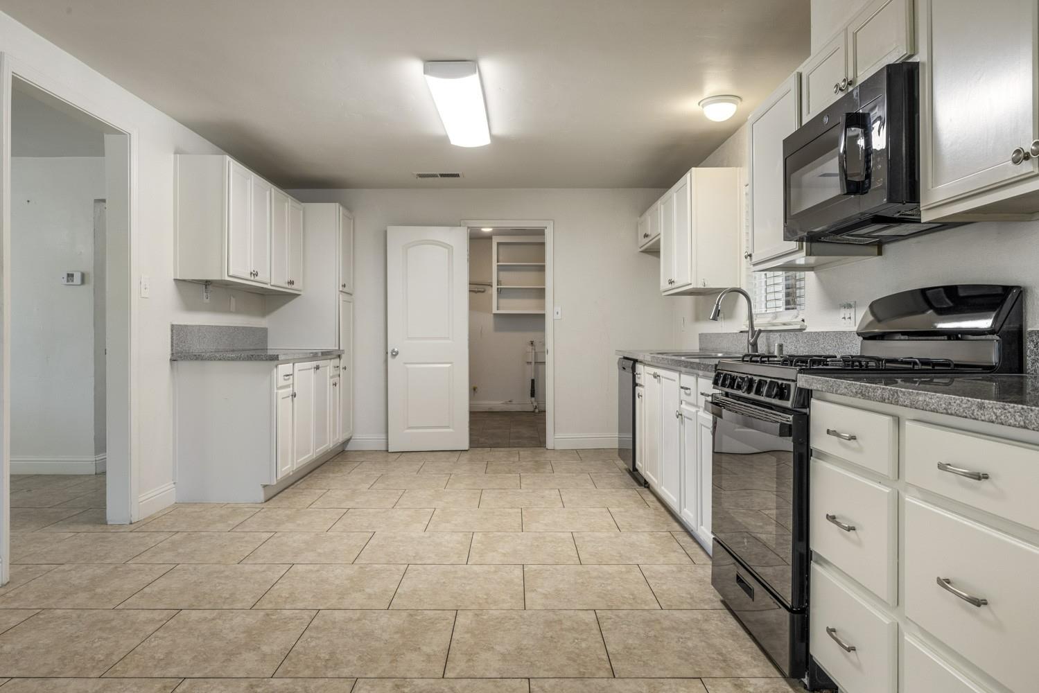 2109 Dee Court Modesto, CA 95350 - Photo 9 of 26