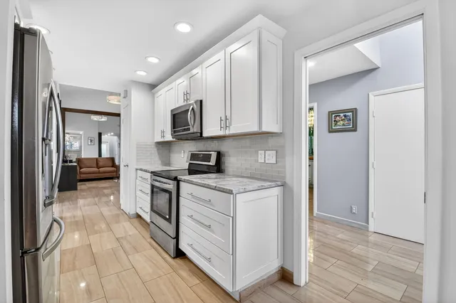 $430,000 | 6827 Parisian Way, Lake Worth, FL 33467