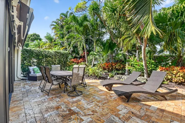 $430,000 | 6827 Parisian Way, Lake Worth, FL 33467