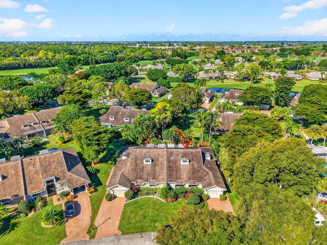 $430,000 | 6827 Parisian Way, Lake Worth, FL 33467