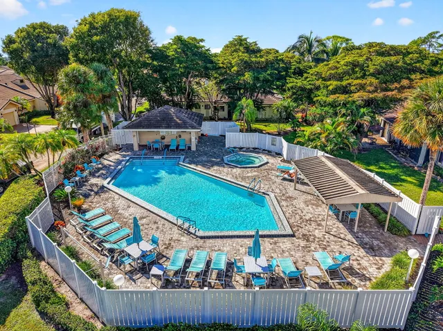 $430,000 | 6827 Parisian Way, Lake Worth, FL 33467