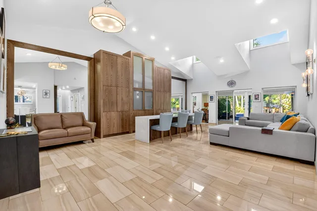 $430,000 | 6827 Parisian Way, Lake Worth, FL 33467