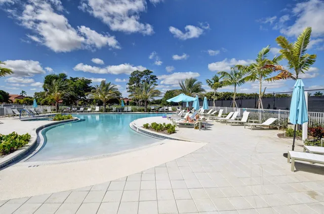 $430,000 | 6827 Parisian Way, Lake Worth, FL 33467