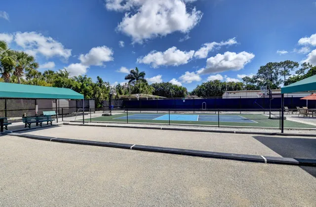 $430,000 | 6827 Parisian Way, Lake Worth, FL 33467