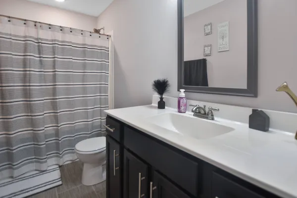 $1,900 | 414 Andean Court, Clarksville, TN 37040