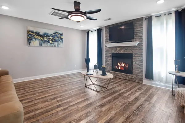 $1,900 | 414 Andean Court, Clarksville, TN 37040