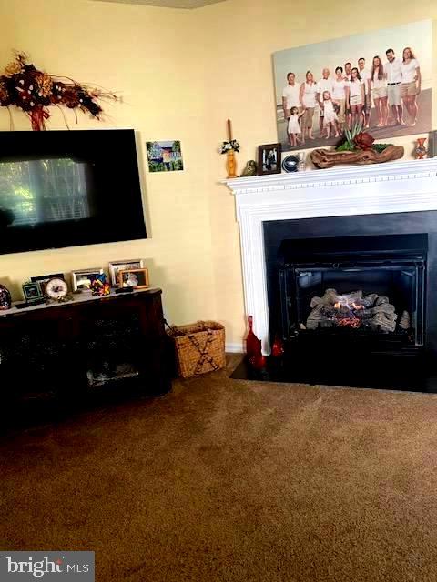 404 Barbados Drive Williamstown, NJ 08094 - Photo 22 of 28 Family Room