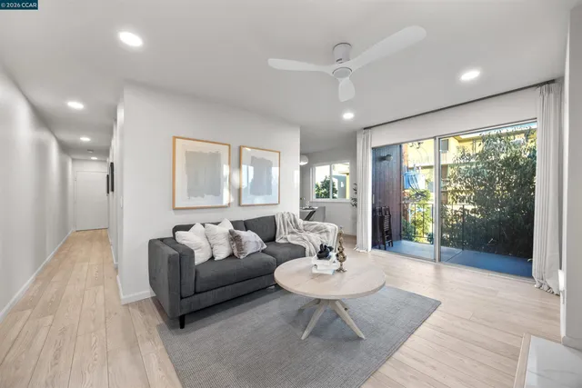 $369,000 | 3751 Harrison Street, Unit 301, Oakland, CA 94611