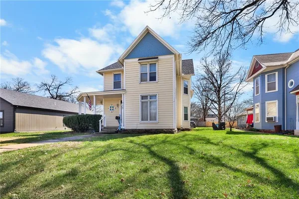 $235,000 | 715 Main Street, Osawatomie, KS 66064