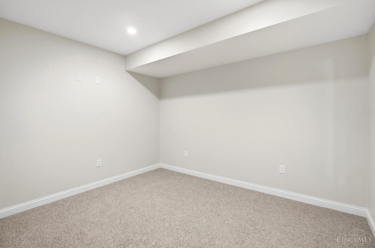 655 Hyacinth Road Cincinnati, OH 45245 - Photo 57 of 79 Gallery Image 57