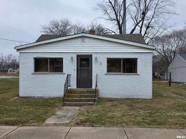 $70,000 | 608 South Pine Street, Delavan, IL 61734
