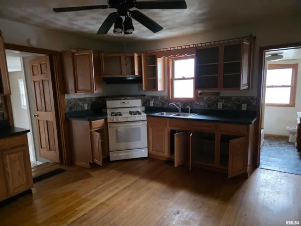 $65,000 | 608 South Pine Street, Delavan, IL 61734