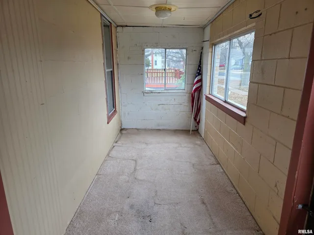 $70,000 | 608 South Pine Street, Delavan, IL 61734