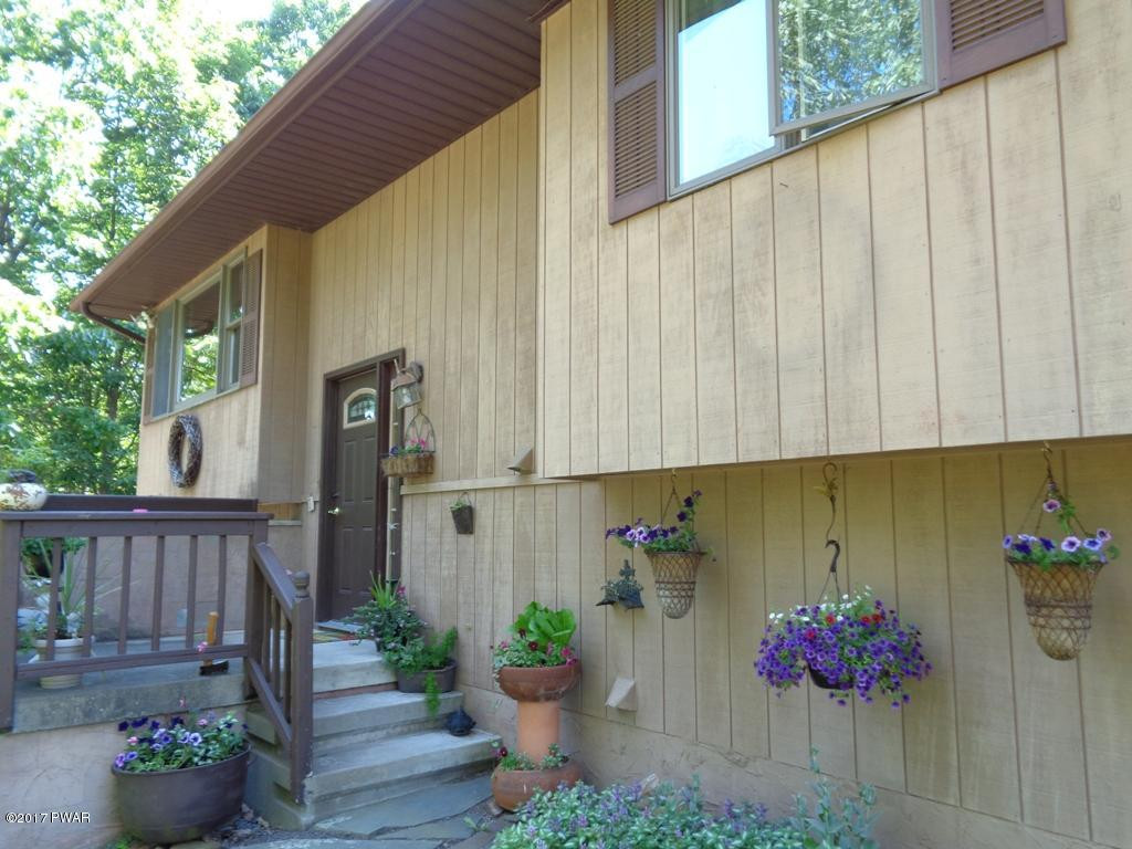 127 Mountain View Road Greeley, PA 18425 - Photo 2 of 36 2 Front Entrance