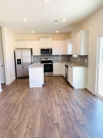 $2,850 | 2061 Tournament Drive, Chattanooga, TN 37421