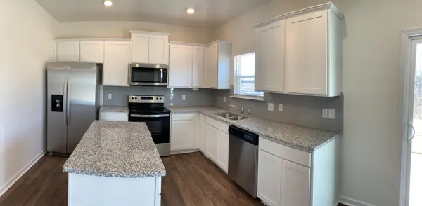 $2,850 | 2061 Tournament Drive, Chattanooga, TN 37421