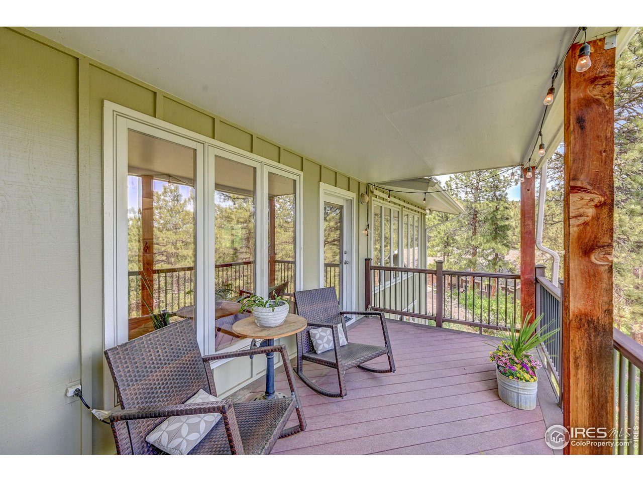 924 West Kelly Road West Boulder, CO 80302 - Photo 28 of 37 a living room with furniture and a large window