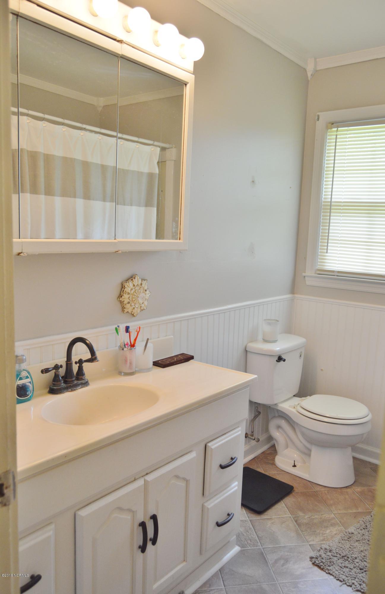 4929 Pelham Road Willard, NC 28478 - Photo 11 of 17 bath