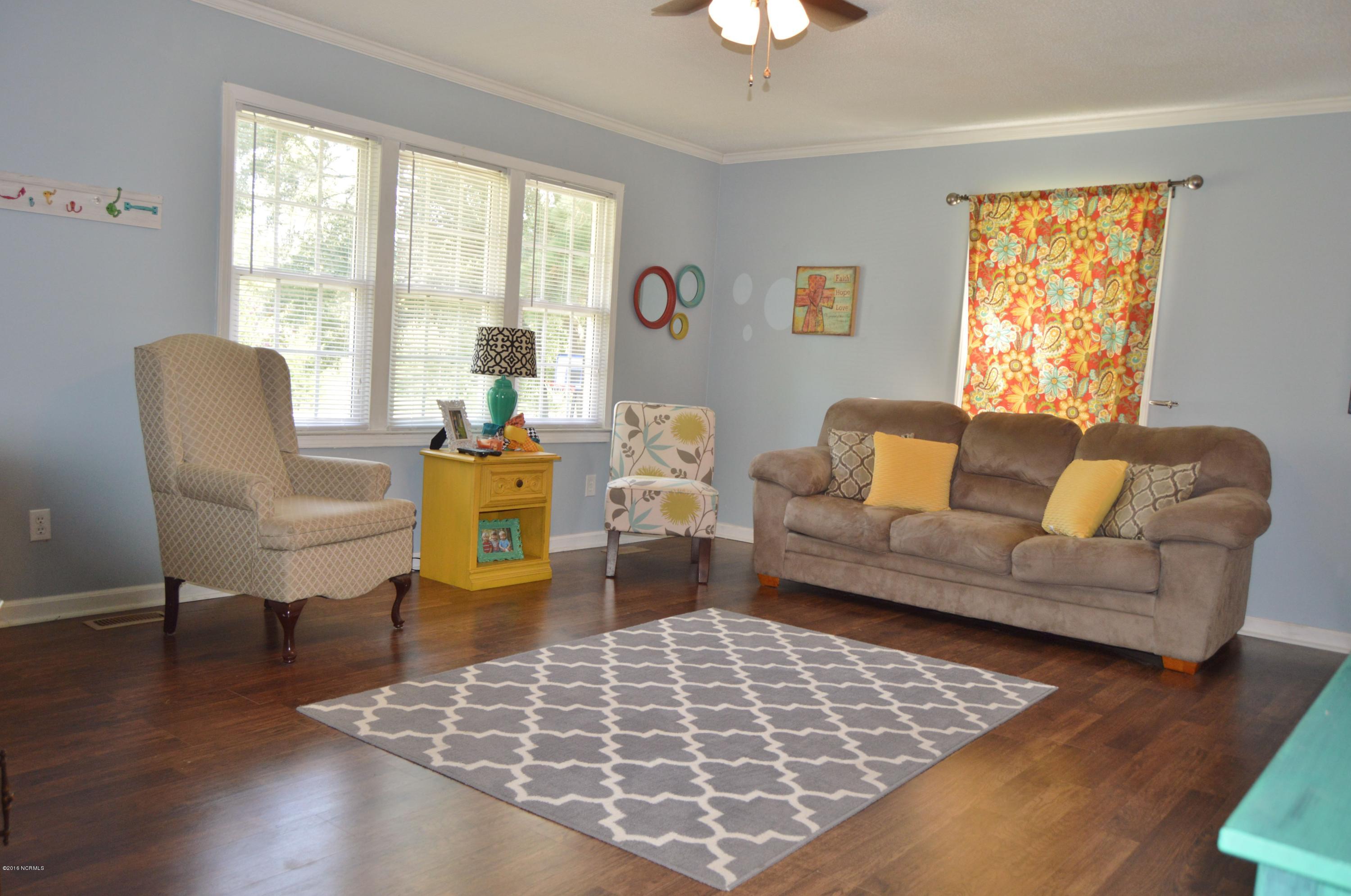 4929 Pelham Road Willard, NC 28478 - Photo 2 of 17 living 1
