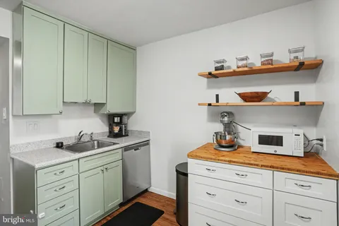 $310,000 | 2073 Royal Fern Court, Unit 34/21B, Reston, VA 20191