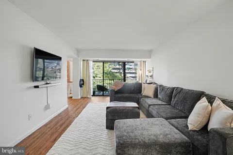 $310,000 | 2073 Royal Fern Court, Unit 34/21B, Reston, VA 20191