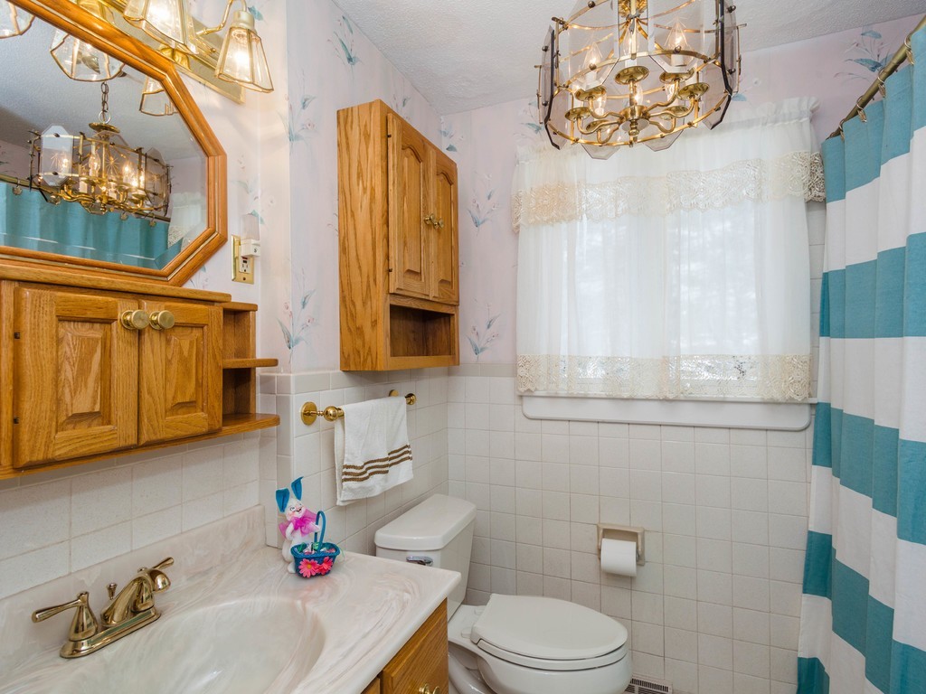 3 Ashdale Road Billerica, MA 01862 - Photo 8 of 26 Gallery Image 8