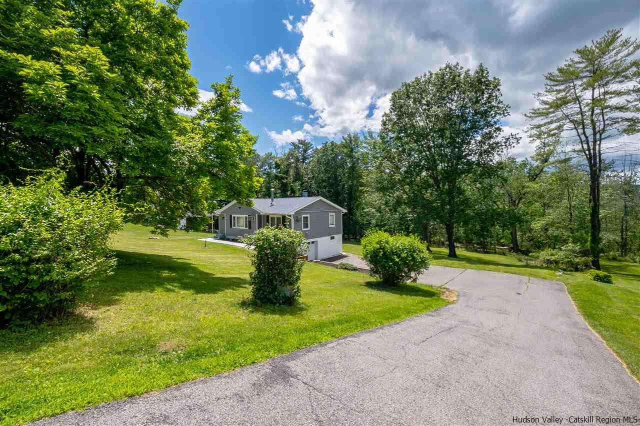 105 Gleneida Ridge Road Carmel, NY 10512 - Photo 3 of 35 a view of a house with a yard