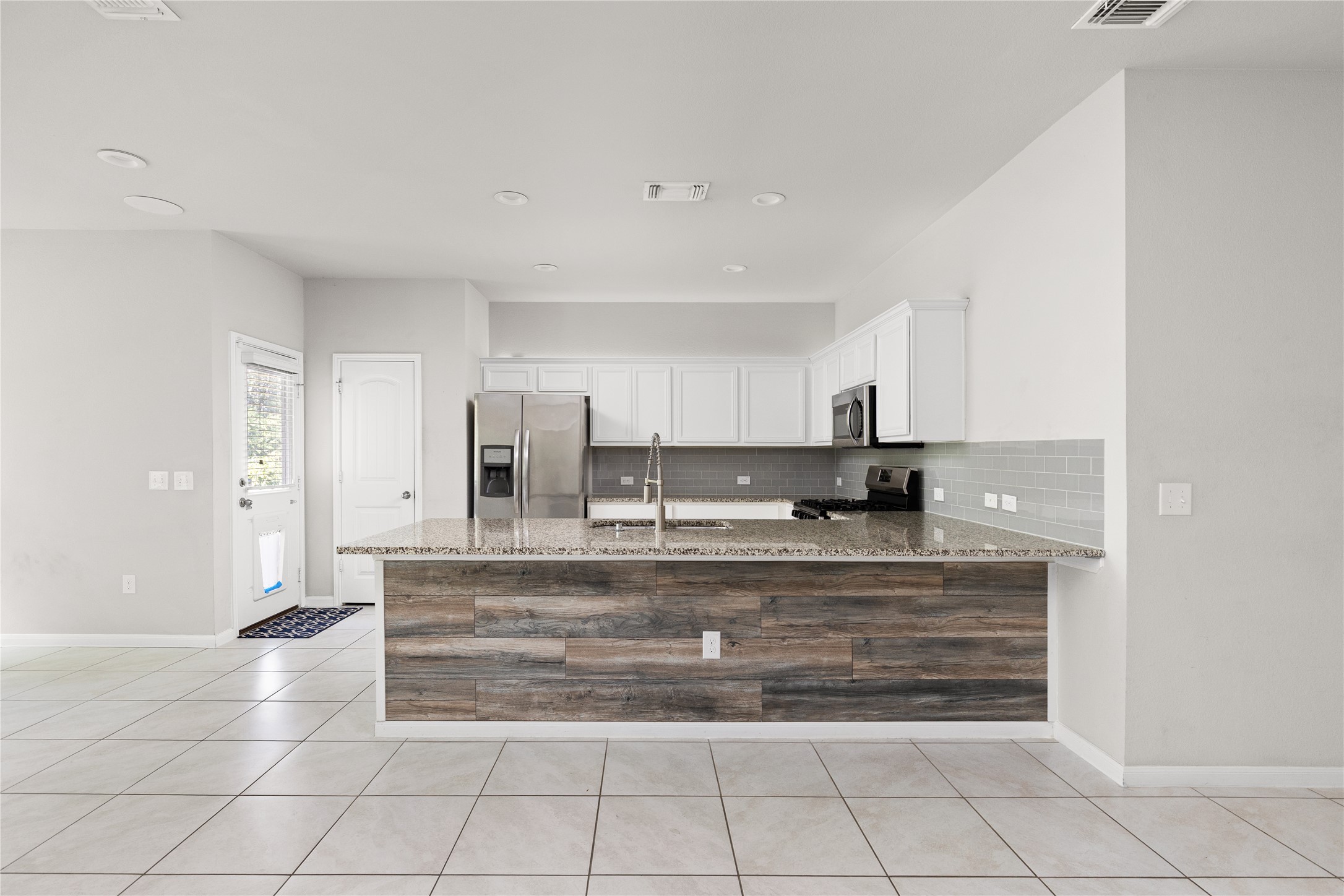 6601 Ranchito Drive Austin, TX 78744 - Photo 8 of 28