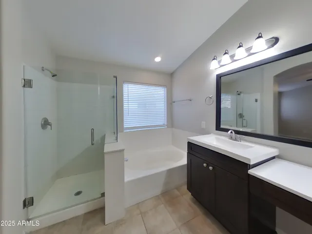 $1,949 | 525 North Val Vista Drive, Unit 6, Mesa, AZ 85205