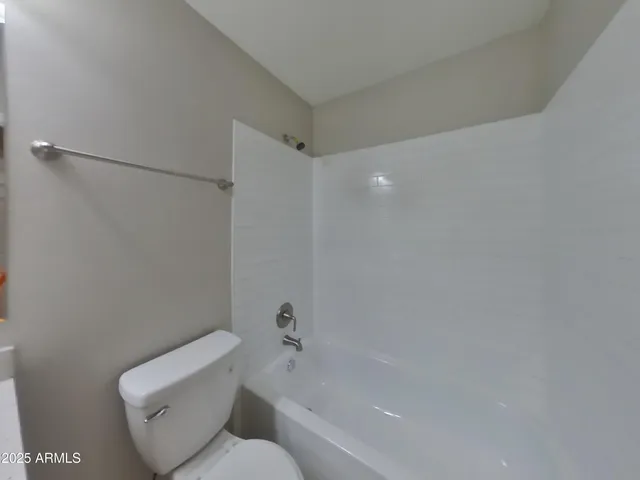 $1,949 | 525 North Val Vista Drive, Unit 6, Mesa, AZ 85205