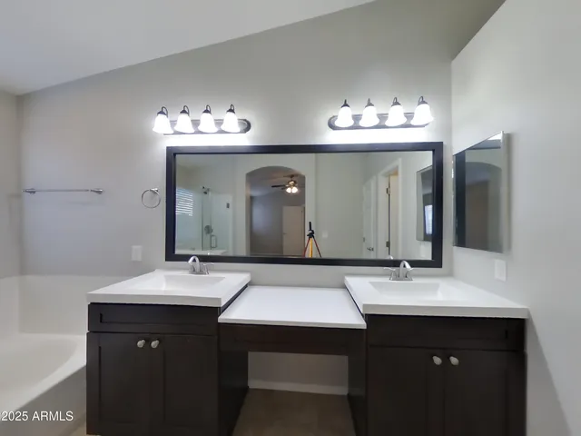 $1,949 | 525 North Val Vista Drive, Unit 6, Mesa, AZ 85205