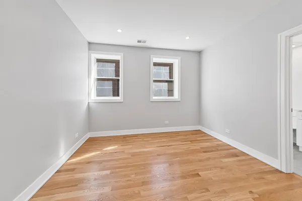 $4,035 | 935 West Winona Street, Unit 1N, Chicago, IL 60640