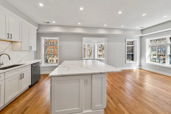 $4,035 | 935 West Winona Street, Unit 1N, Chicago, IL 60640