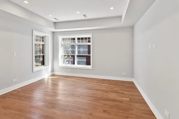 $4,035 | 935 West Winona Street, Unit 1N, Chicago, IL 60640