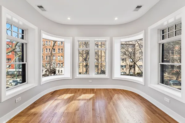 $4,035 | 935 West Winona Street, Unit 1N, Chicago, IL 60640