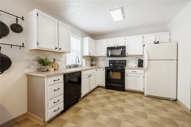 $249,900 | 6316 Bentley Drive, Victor, NY 14564