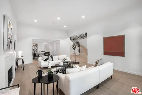 $3,899,000 | 4256 Tarzana Estates Drive, Tarzana, CA 91356