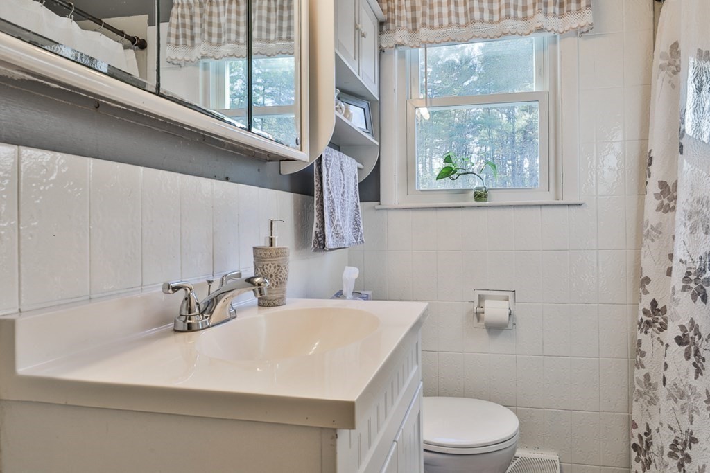 15 Bellflower Road Billerica, MA 01821 - Photo 15 of 27